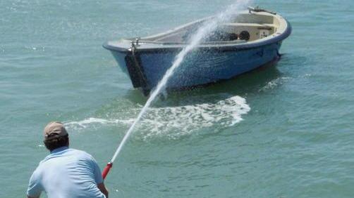 Fiamme sulla barca all’ormeggio