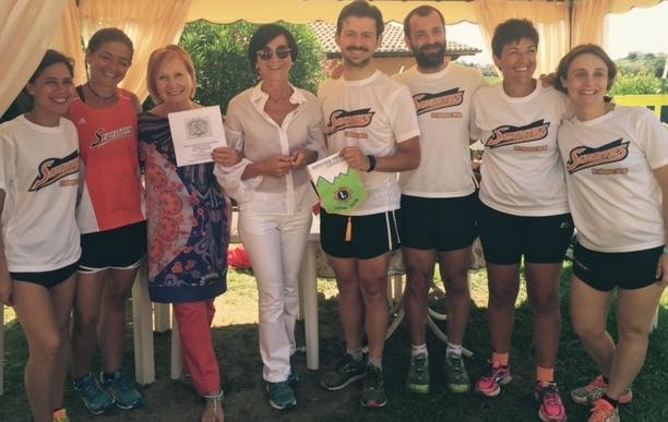 I Lions e i Seventies Running donano il ricavato di una gara