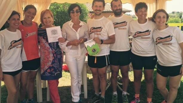 I Lions e i Seventies Running donano il ricavato di una gara