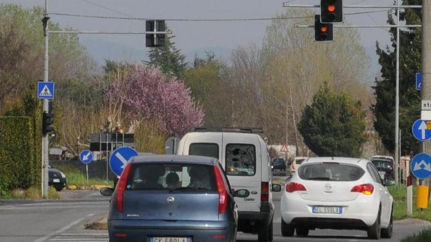 In via Chelini va messo il semaforo “intelligente”