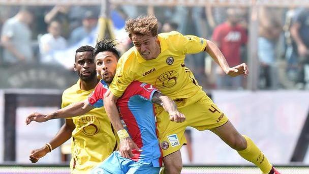 Gol su errore, poi il rigore al 96’ Ma le scommesse furono sospese