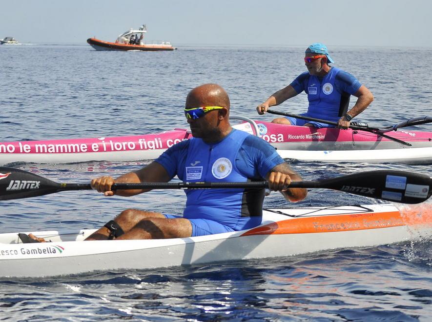 Che impresa: il Tirreno in canoa in tre giorni 