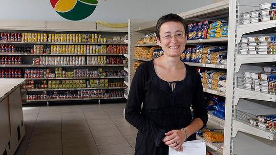 Quasi 200 volontari per il supermarket della solidarietà