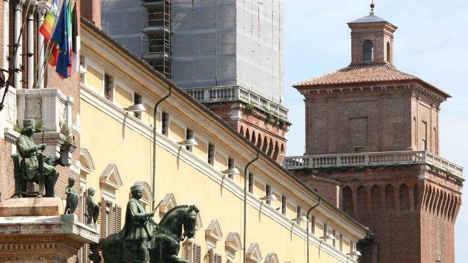 La Torre dei Leoni è di nuovo senza veli