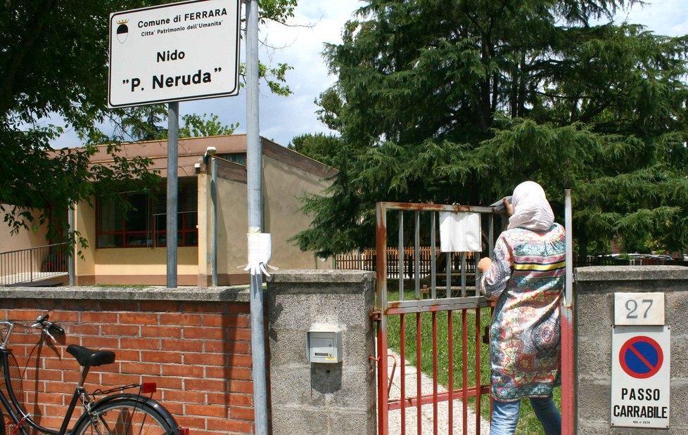 «Sono straniera e lavoro Quel posto è un mio diritto»