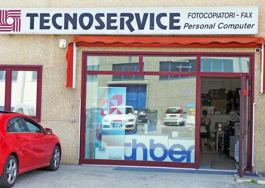  Unieuro, razzia della banda dei telefoni 