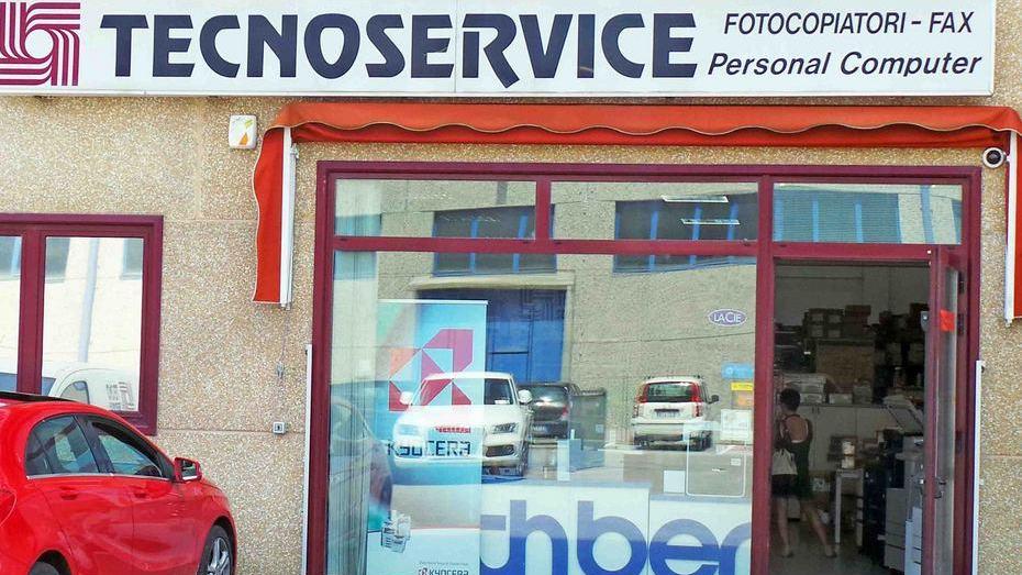 Unieuro, razzia della banda dei telefoni