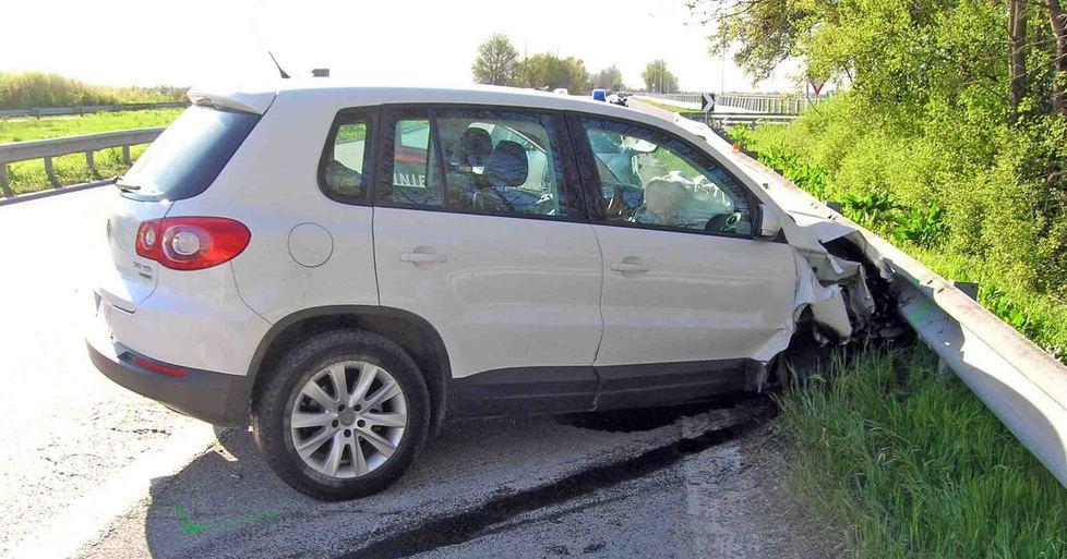 Auto a pezzi dopo il furto. Beffato il proprietario 