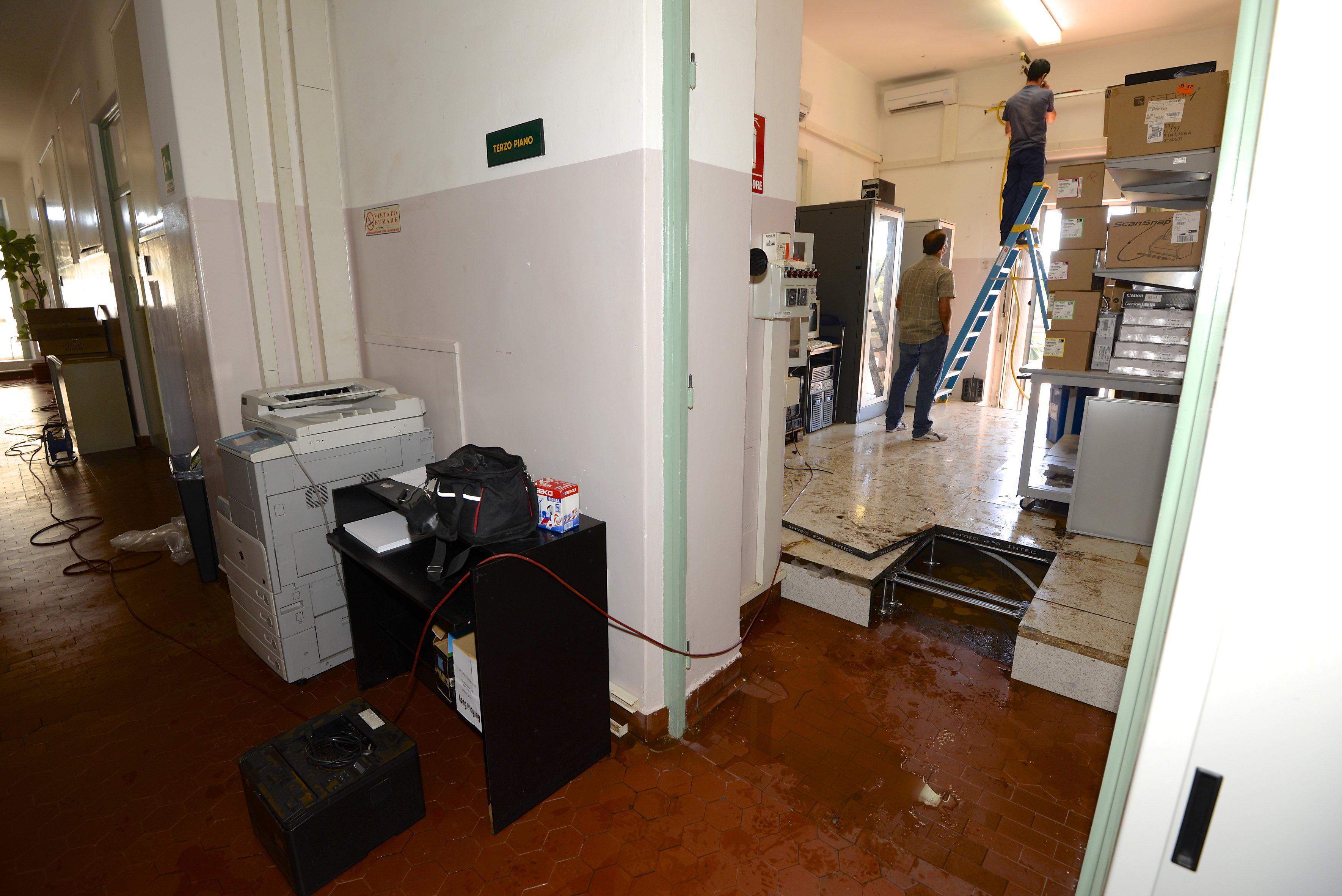 I locali del Pizzetti allagati (foto Agenzia Bf)