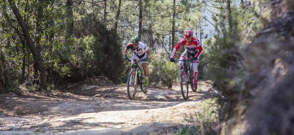 Il campione Martinez con Casagrande sui sentieri del Monte Serra
