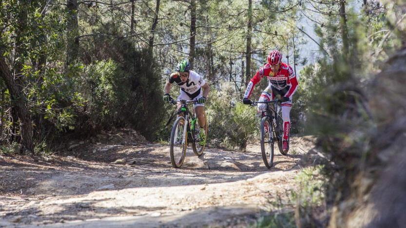 Il campione Martinez con Casagrande sui sentieri del Monte Serra