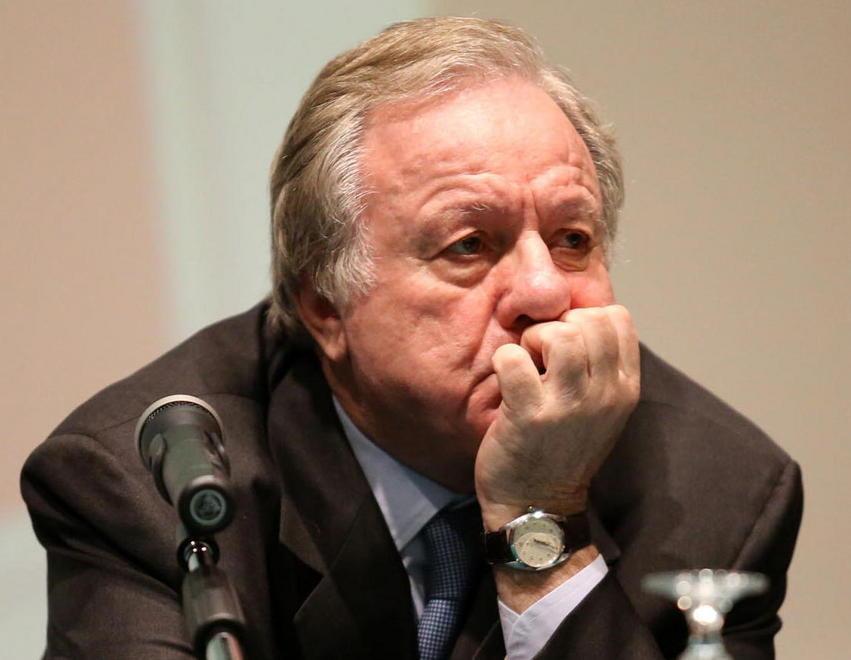 Agosto 2009, Moretti ammonito dal ministro