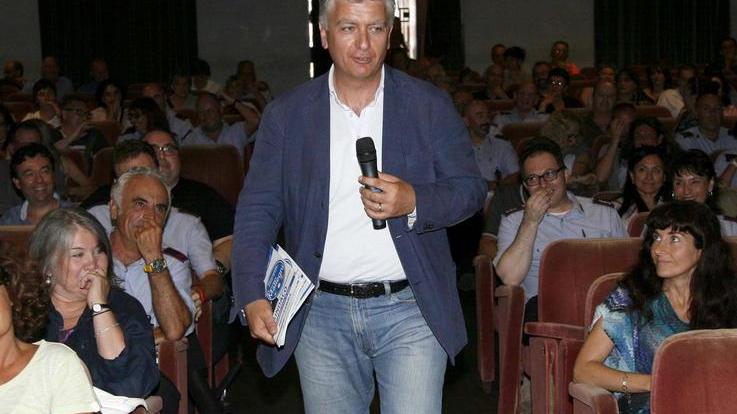 Mallegni giura davanti al consiglio comunale