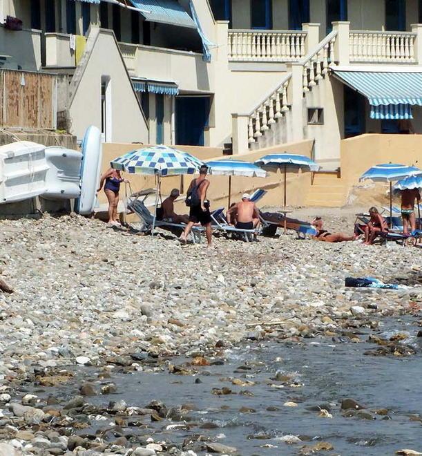 Proteste per la ex spiaggia Però i valori sono a posto