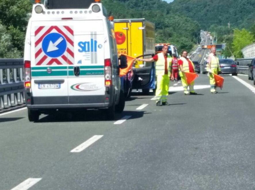 Tre incidenti e code sulla Bretella 