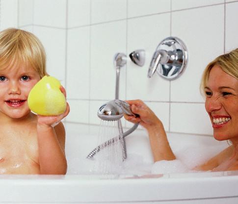 Le nuove tariffe colpiscono chi ha figli. Salvati solo i single, per avere lo sconto bisogna consumare meno di 82 litri d’acqua totali al giorno