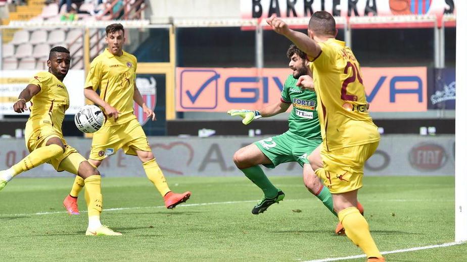 Catania-Livorno, spunta anche Moscati