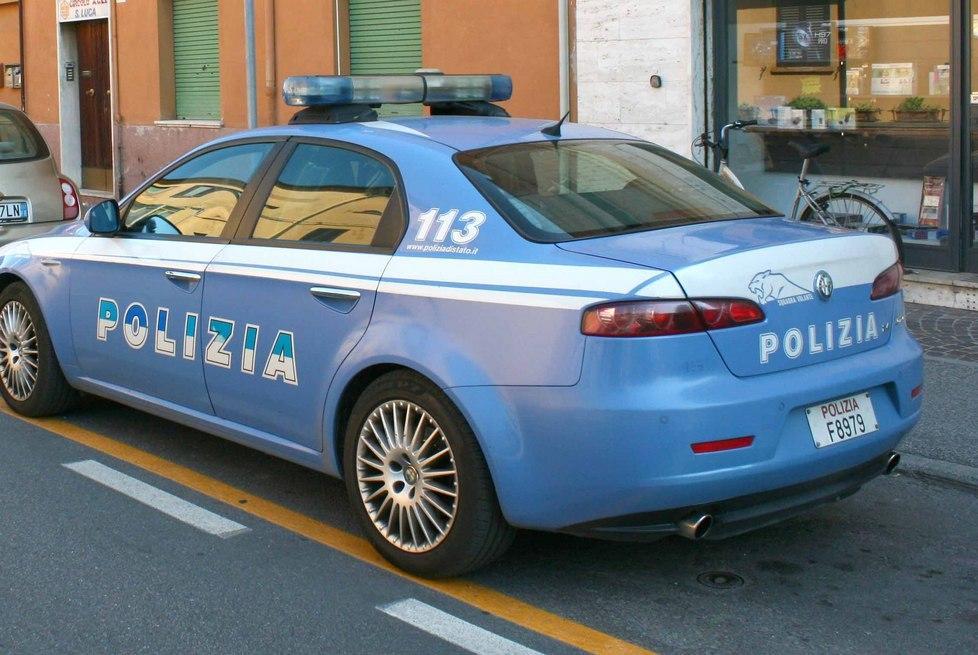 Un ladro ciclista in azione, due borseggi in poche ore