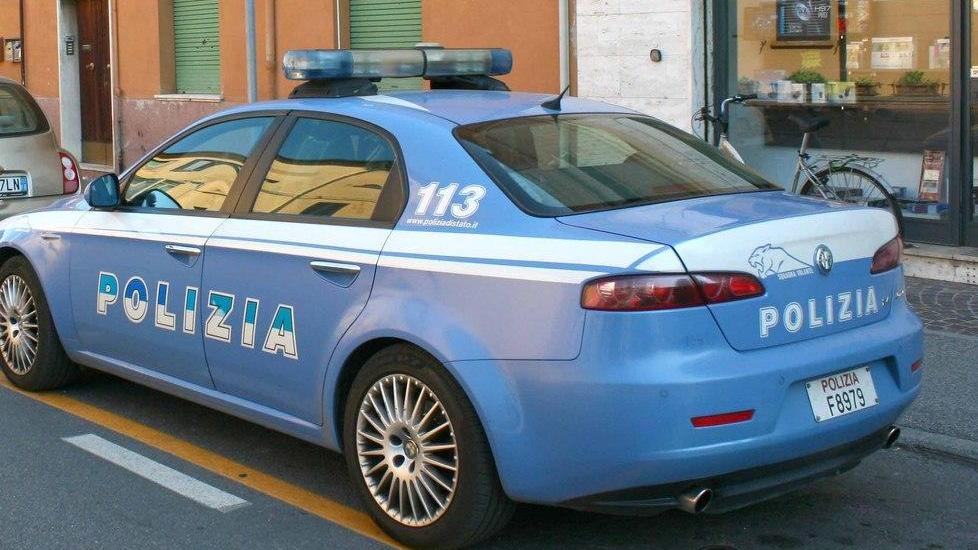 Un ladro ciclista in azione, due borseggi in poche ore