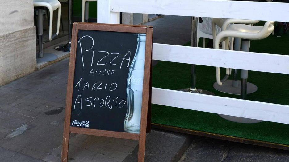 Guerra dello spaghetto tra ristoratori e balneari a Camaiore
