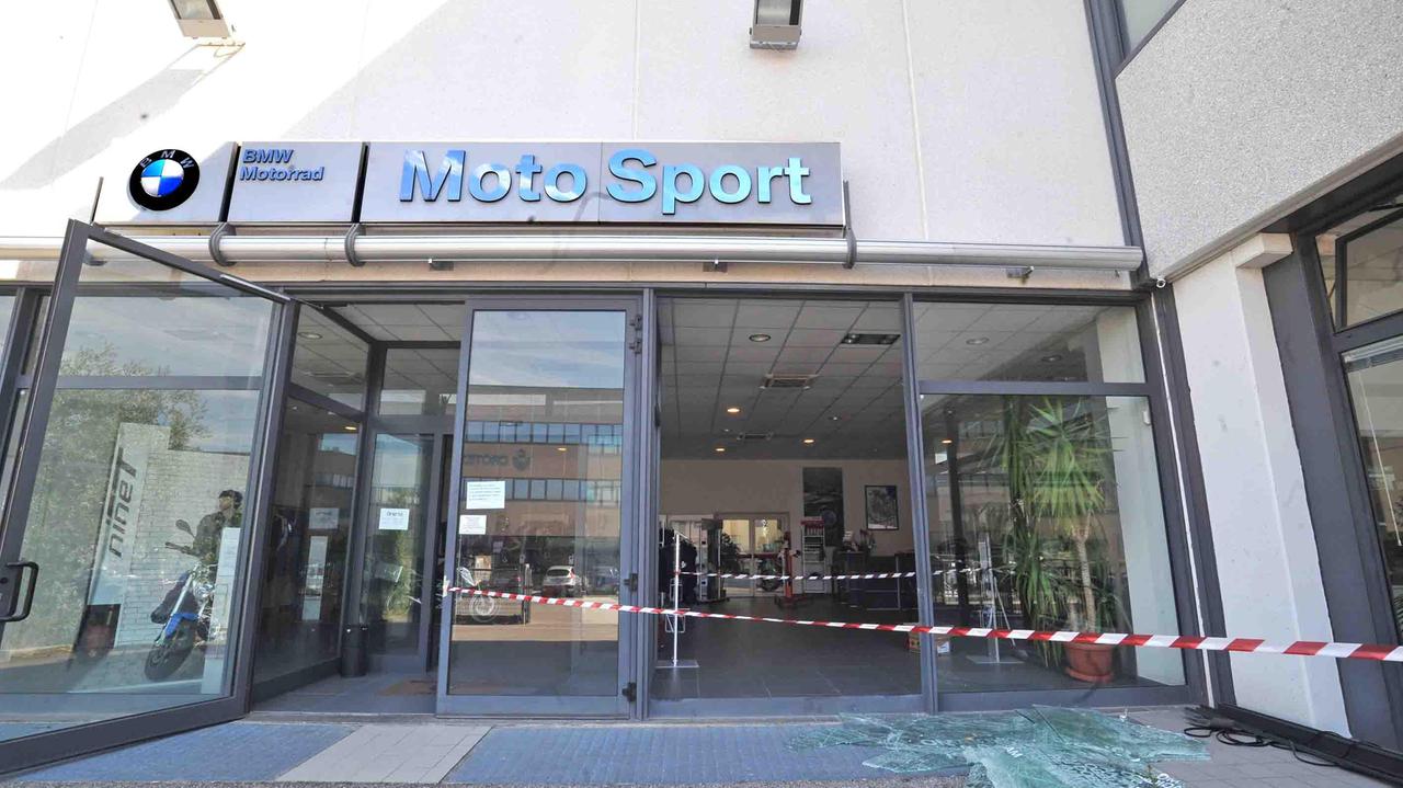 Il concessionario di via Mariotti (foto Gori)
