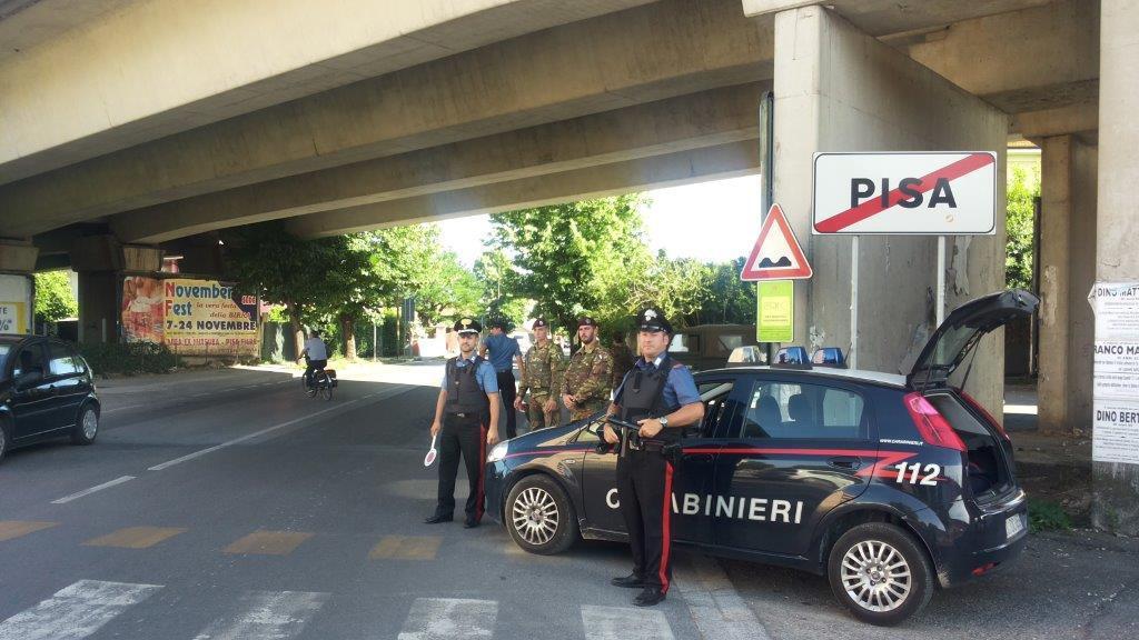 Soldati di pattuglia contro furti e scippi