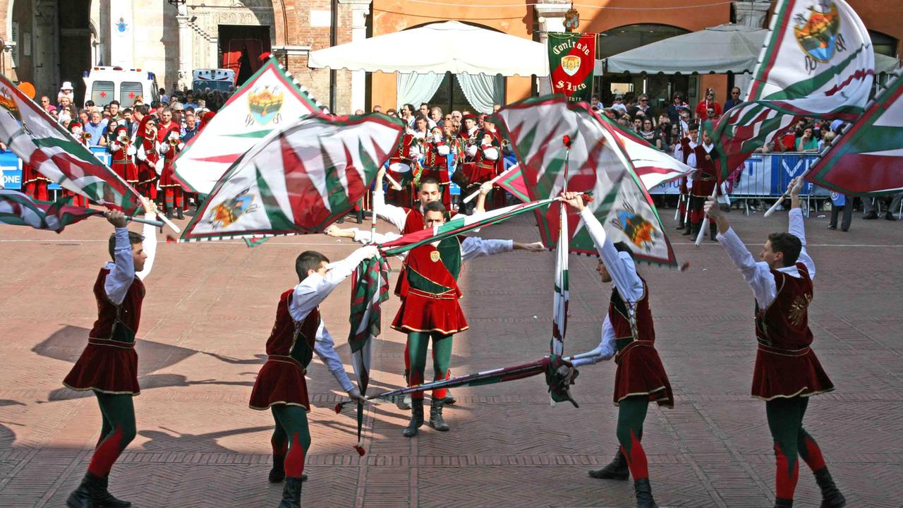 Sbandieratori del Palio di Ferrara