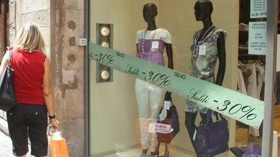 I saldi partono in anticipo con sms per i clienti fidati