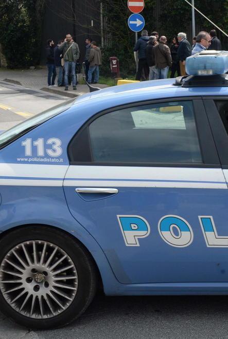Si sveglia e trova la macchina completamente distrutta