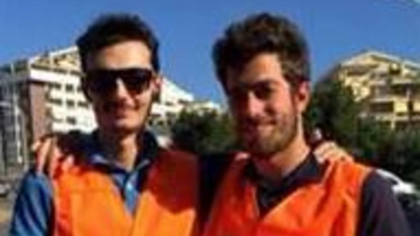 Travestiti da 118 per entrare gratis