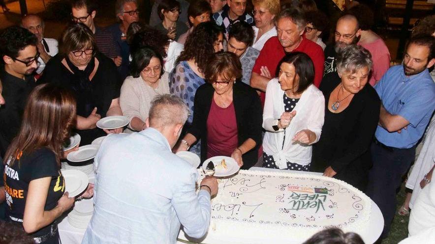In 300 alla festa nel locale sequestrato