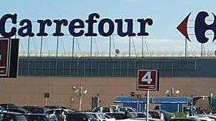 Carrefour aperto giorno e notte, i lavoratori in rivolta nei market toscani