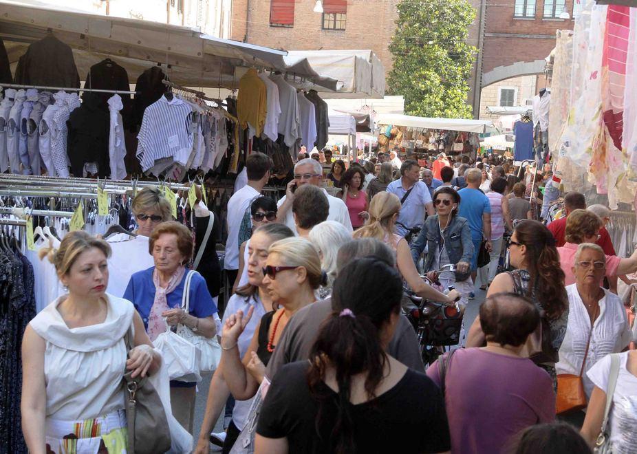 Gli ambulanti del venerdì: accordo anti-trasloco