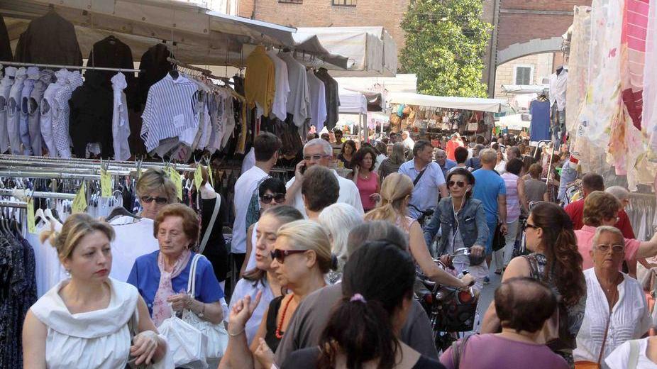 Gli ambulanti del venerdì: accordo anti-trasloco