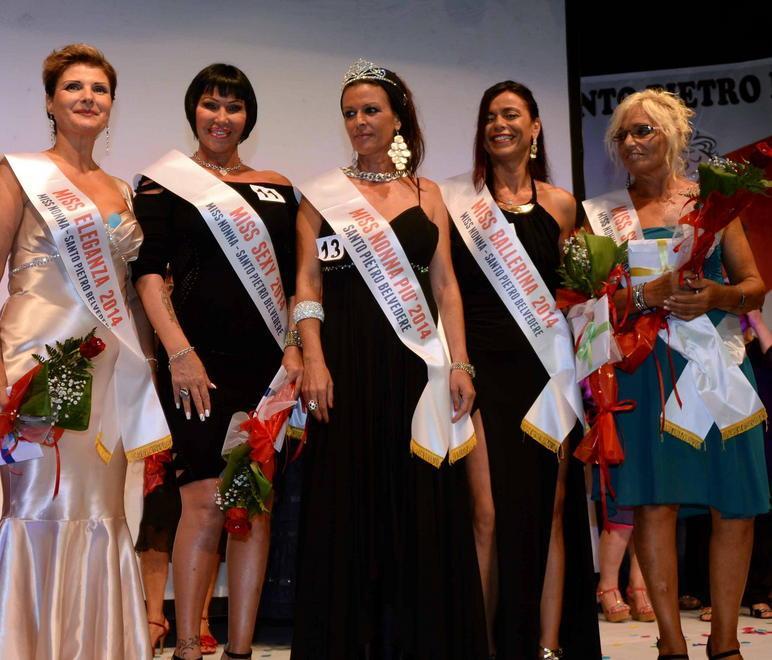 Nonne-reginette per una notte da miss a Santo Pietro