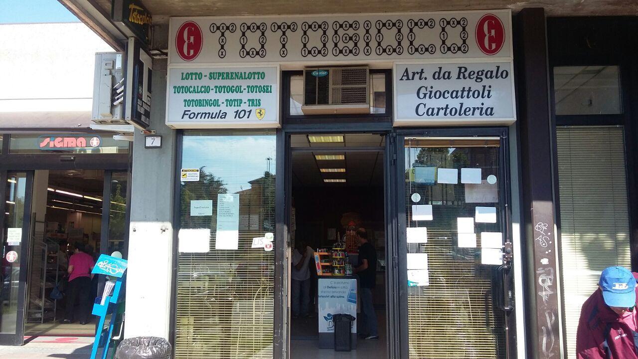 Ancora furti di notte, svaligiati bar e tabaccheria