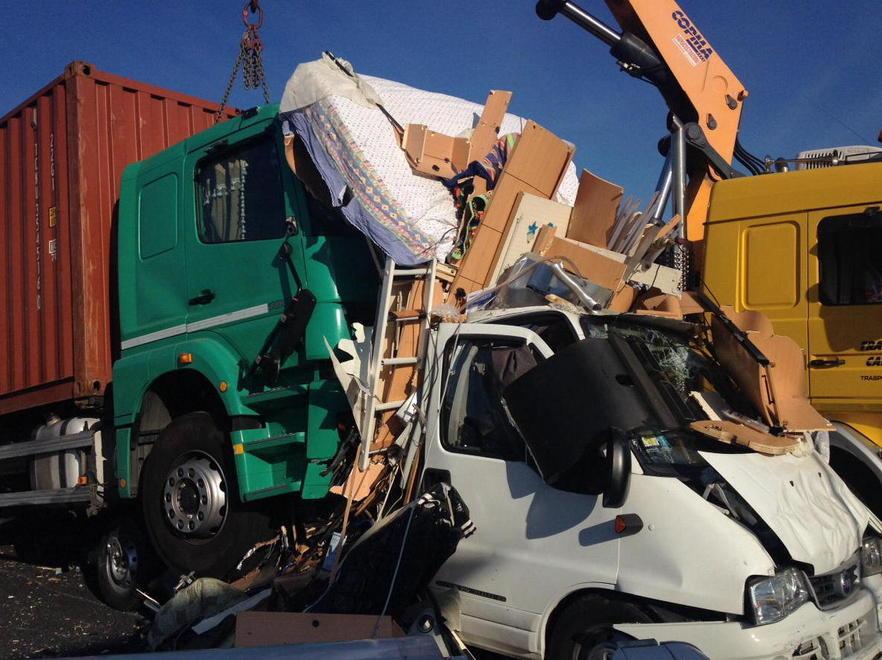 Camion contro camper paura e disagi in Fi-Pi-Li 