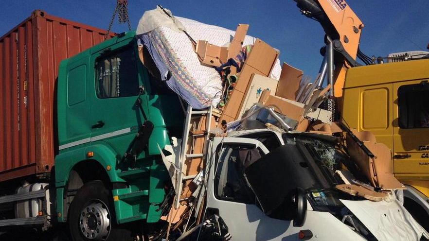 Camion contro camper paura e disagi in Fi-Pi-Li