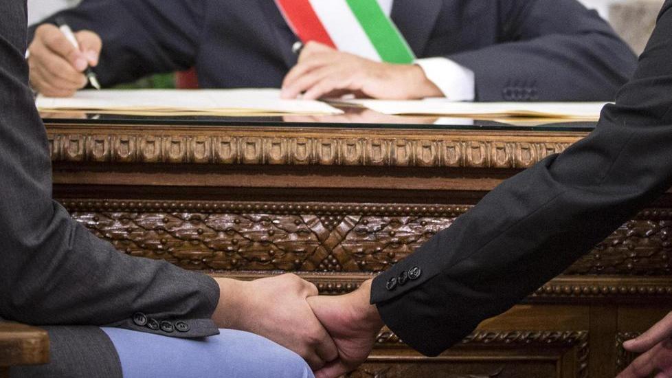 Unioni civili, in Consiglio arriva la mozione Farina