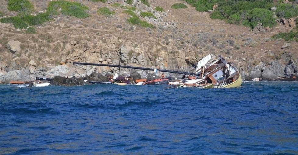 Sarà svuotato dal carburante il relitto del caicco 