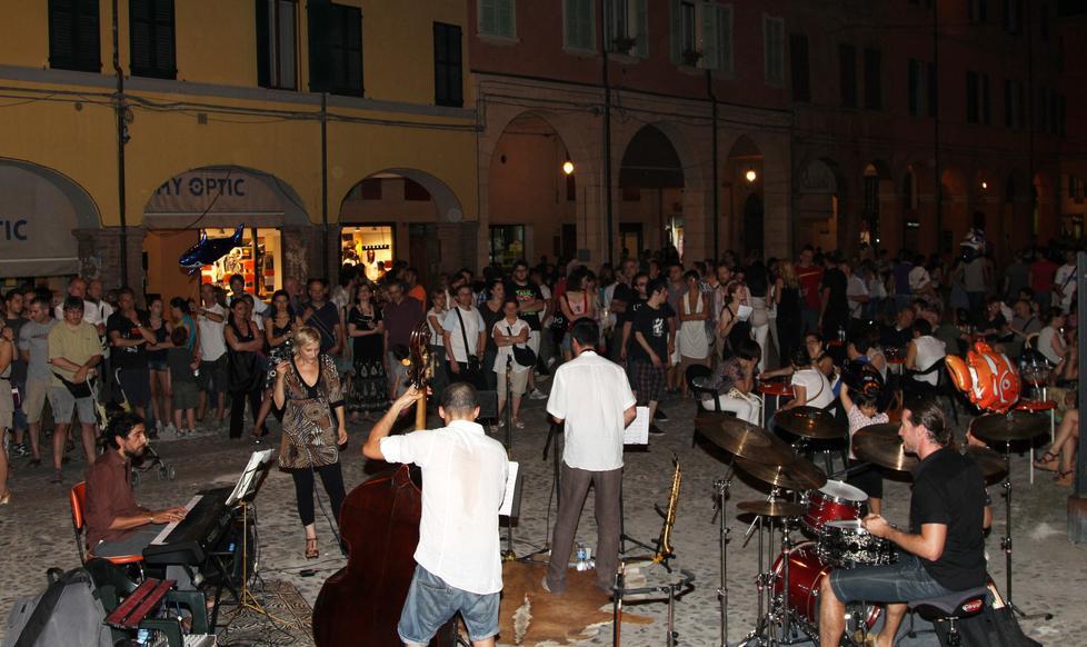 Una notte bianca tra Emilia e Sud 