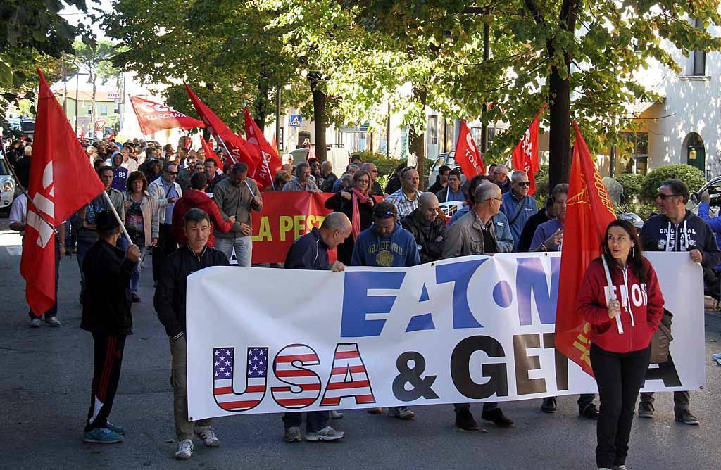 Una manifestazione degli operai Eaton