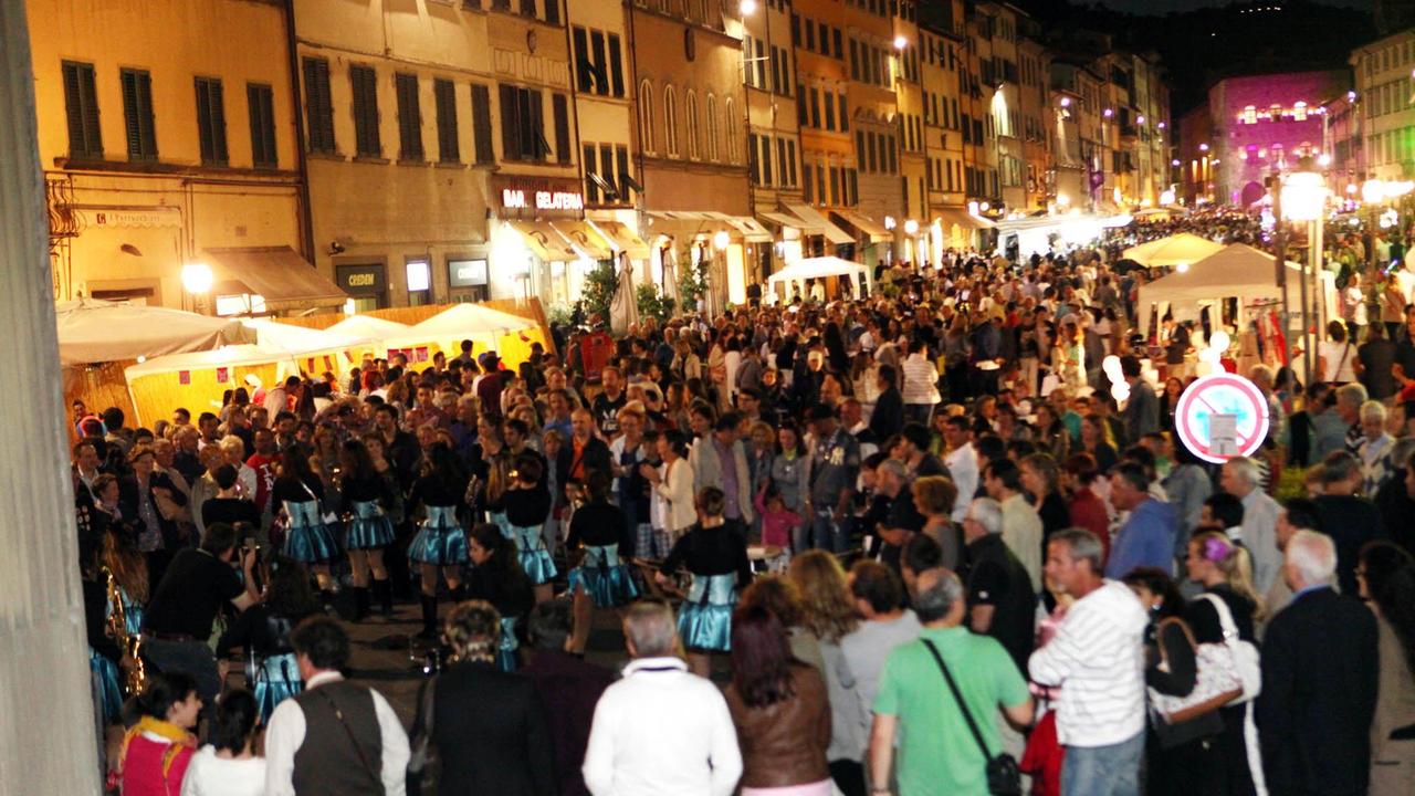 Piazza Mazzini (foto Nucci)