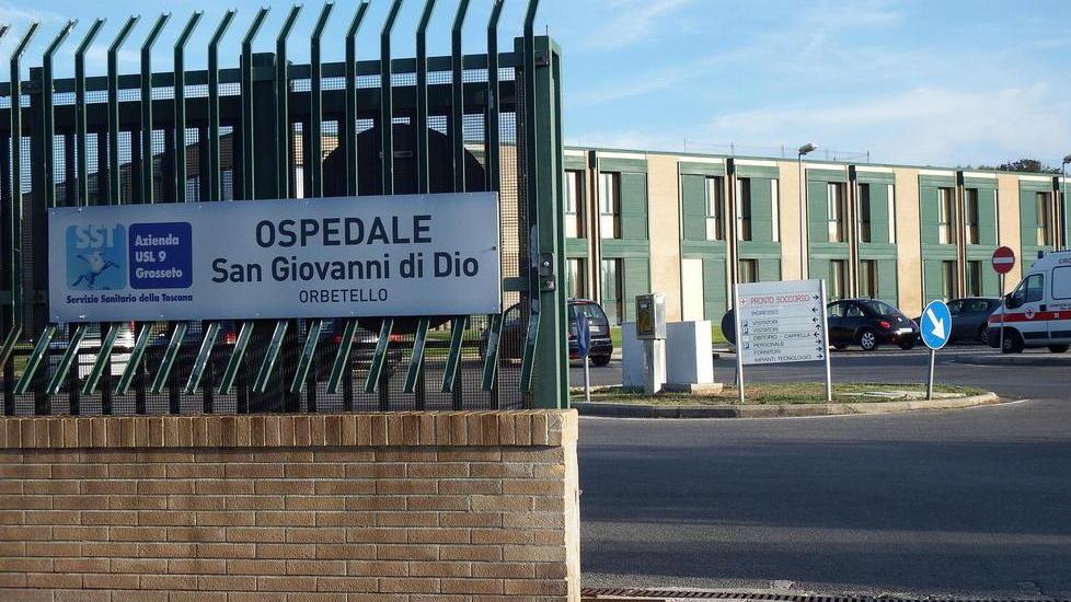 L'ospedale di Orbetello: è qui che è stato riconsegnato il borsello (foto Russo)