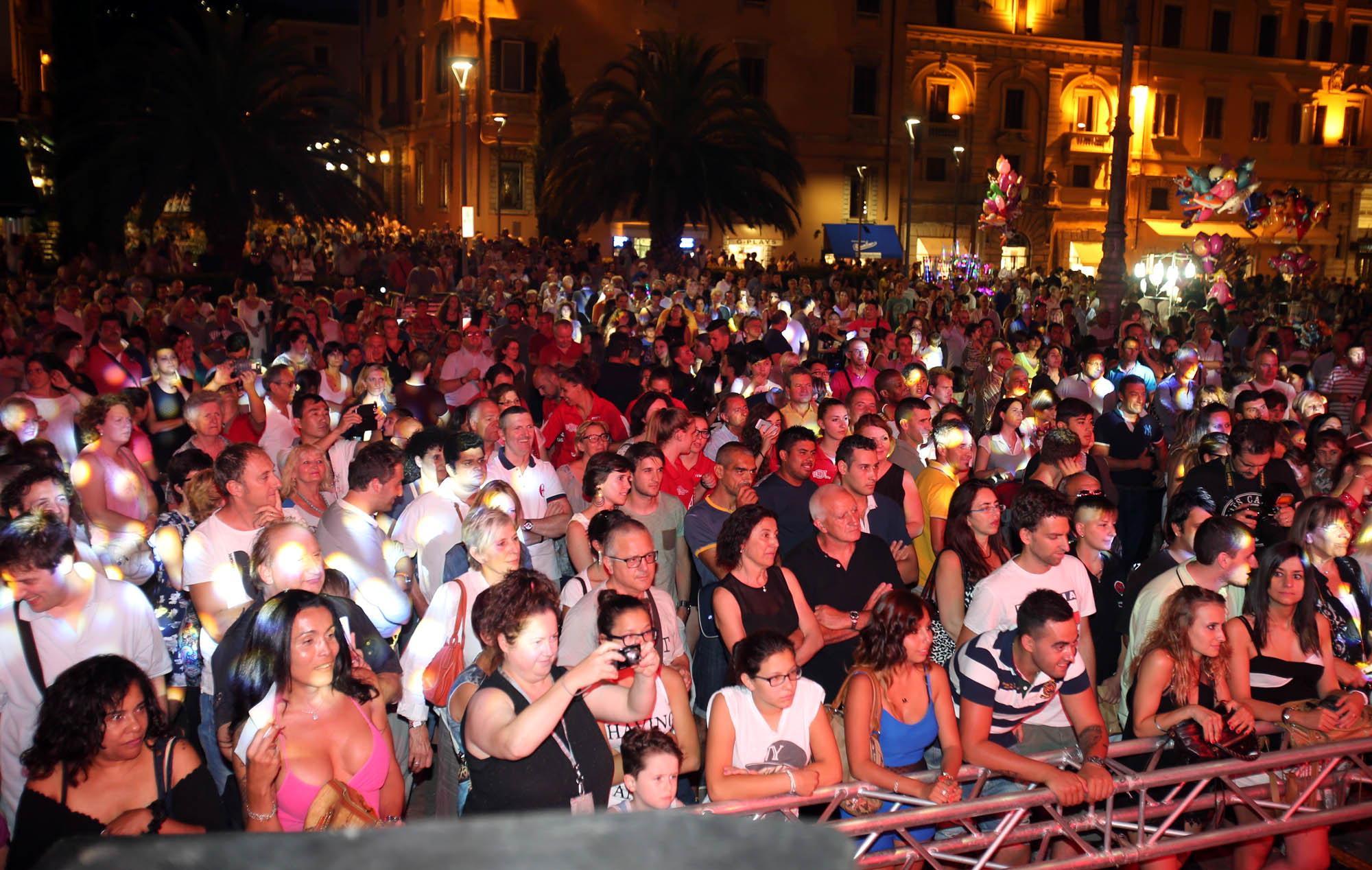 Piazza del Popolo gremita per il concerto degli Zero Assoluto (Foto Nucci)