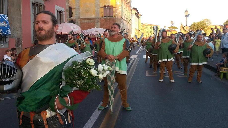Con centinaia di figuranti la città rivive il passato