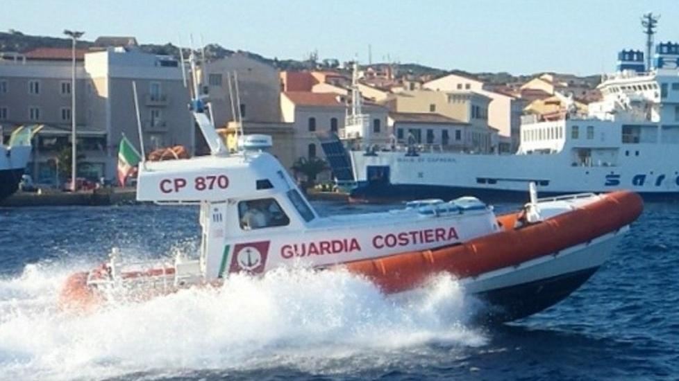 Turisti in canoa nei guai: salvati