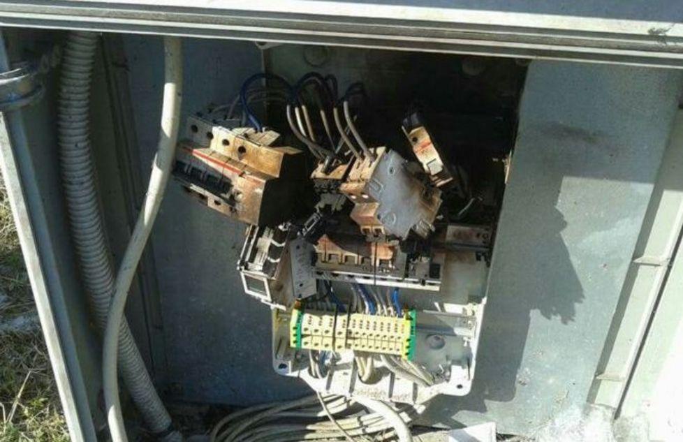 Fulmine devasta centralina elettrica 