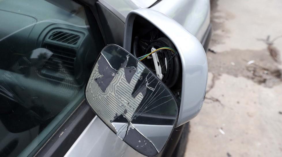 Specchietto rotto, fallisce la truffa 