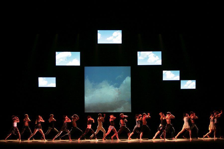 Aterballetto ai Chiostri di San Pietro: "tutto Bigonzetti" 